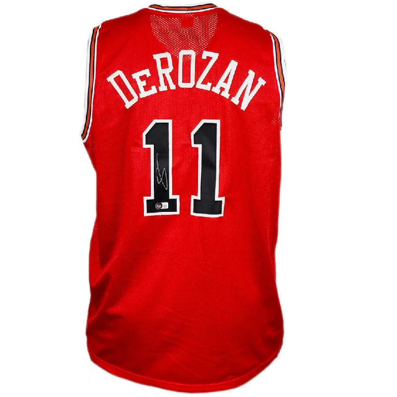 DeMar DeRozan Signed Chicago Red Basketball Jersey (Beckett)