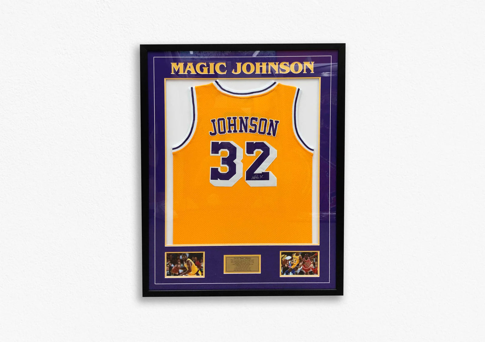 BASKETBALL-Magic Johnson Hand Signed Jersey